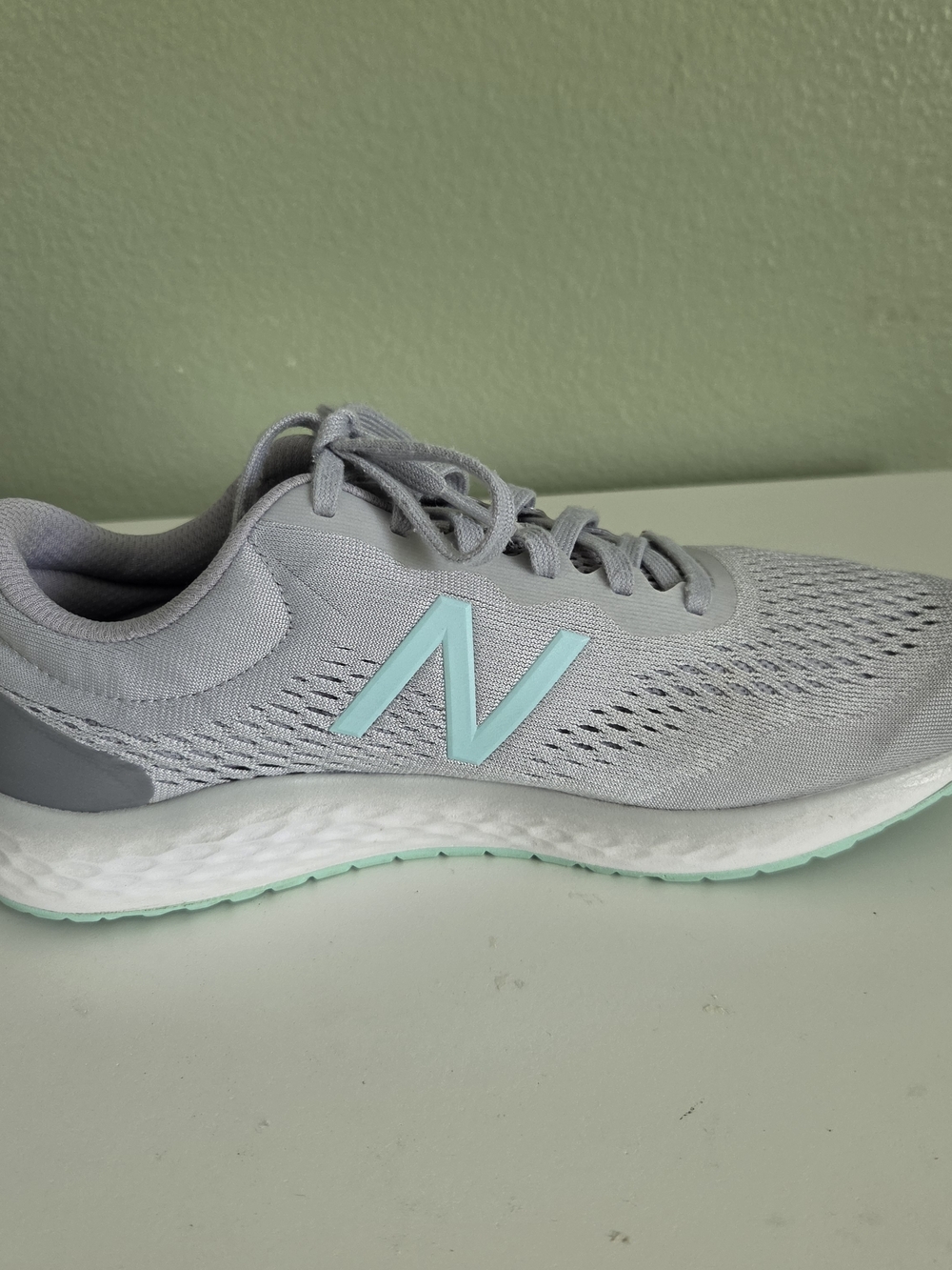 New Balance Fresh Foam Arishi v3 Women’s Size 10 Gray Running Shoes